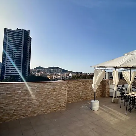 Rascacielos Atico Apartment *
